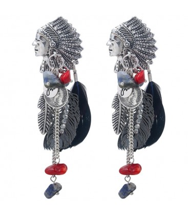 Leuke rode indian boho oorclips, met veertjes en verschillende bedels