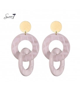 Roze oorbellen met lichte dubbele ringen