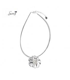 zilverkleurige dunne ketting met grote bloem