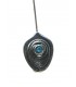Zilverkleurige oorhanger met hanger in bladvorm en helder blauw strass steentje