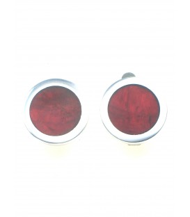 donker rode oorclips met een zilverkleurige rand van culture mix