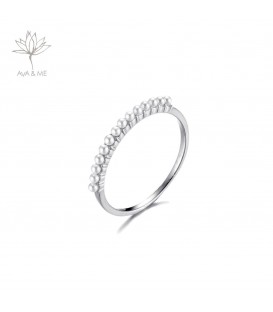 Zilveren ring met bolletjes ( 925)