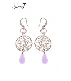 Rose gold oorhangers met een mooi motief en roze kraal