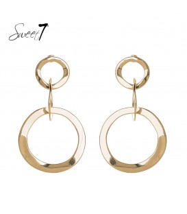 Goudkleurige oorhangers met 2 ringen en een goudkeurige oorstukje