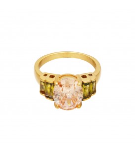 Goudkleurige ring met een roze ronde steen en groene steentjes (18)