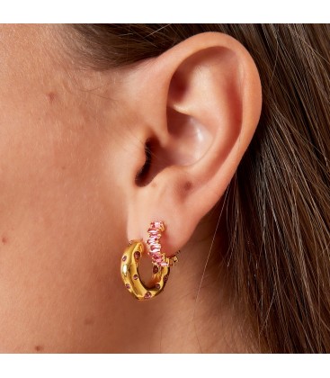 Goudkleurige oorhangers met een groen zirconia steentjes