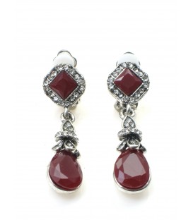 Rode oorclips met heldere strass steentjes