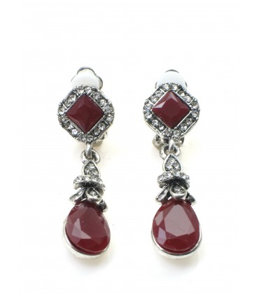 Rode oorclips met heldere strass steentjes