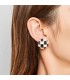 Zwart met wit geblokte oorclips