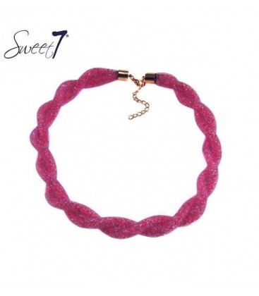 Roze gedraaide halsketting van glassteentjes in een mesh
