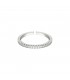 zilverkleurige ring met een rij van kleine witte zirkoonsteentjes