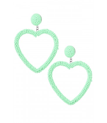 Mint groene harten oorhangers met glas kralen