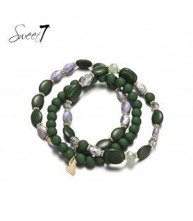 "Ontdek onze Groene Armband met Glas Kralen en 3 Strengen - Een Betoverend Fashion Accessoire!"