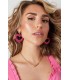 Fuchsia roze glas kralen oorhangers met koord en ene goudkleurig harten oorstukje