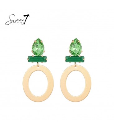 Goudkleurige oorhangers met groene glas steentjes