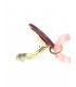 Roze oorclips met een bruine hanger en zwarte strepen