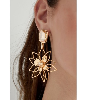 Goudkleurige bloemen oorhangers met steentjes