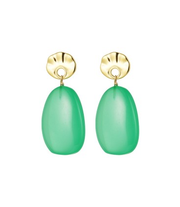 Groene oorhangers met een goudkleurig oor stukje