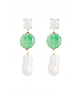 Groene oorhangers met een witte imitatie parels