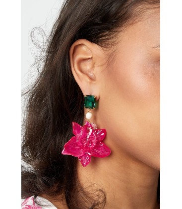 Groen bloemen oorhangers met een roze oor stukje