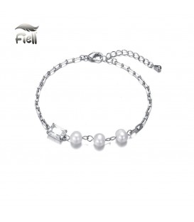 Zilverkleurige armband met 3 witte parels