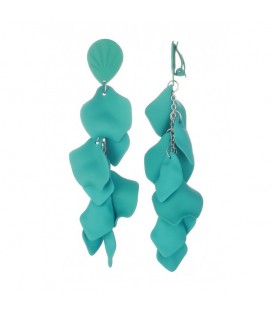 Turquoise oorclips met speelse hangertjes