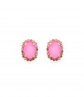 Roze oorclips met glas steen en een rand rondom van glas