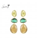 Groene oorhangers met cat eye stenen en een goudkleurige omlijsting