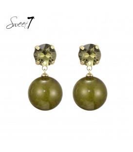 Groene oorbellen met een kristal steentje