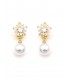 Oorclips wit met parel en glas steentjes in goudkleurige setting