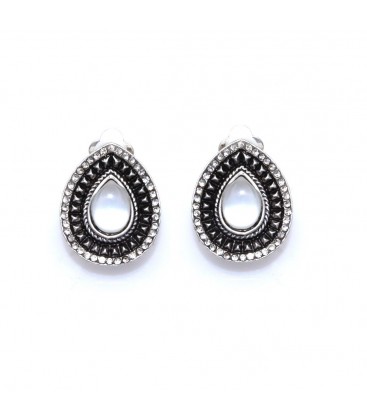 Oorclips met druppelvorm en parelglans