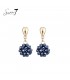 Blauwe oorhangers met een goudkleurig element