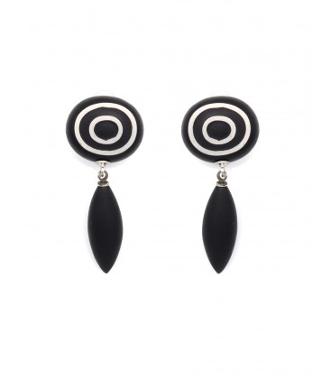 Oorclips met oranje hanger en grafisch design