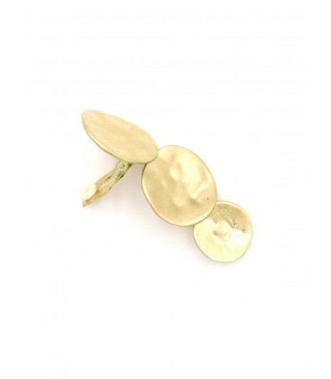 Oorclips goudkleurig elegant met gehamerd motief