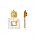 Oorclips met vierkante vormen in goud en zilverkleur