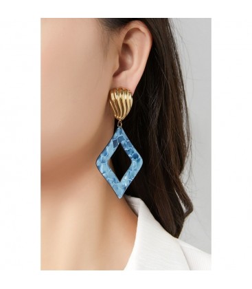 Oorclips wit met een open hanger en een goudkleurig oor stukje