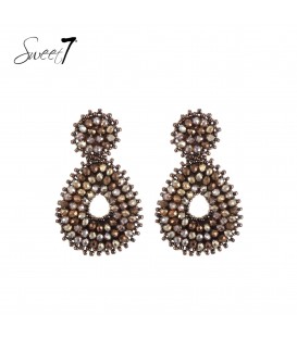 Oorbellen bruin met glinsterende glas kralen in druppelvorm