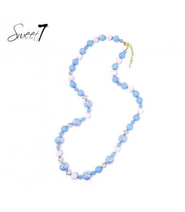 Halsketting met lichtblauwe en witte kralen