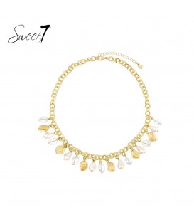 Halsketting met goudkleurige schakels met pareldetails en glas kralen