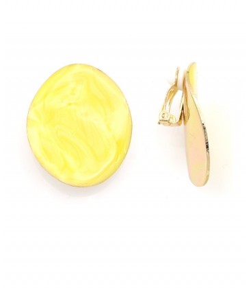 Oorclips geel met een vrolijke uitstraling