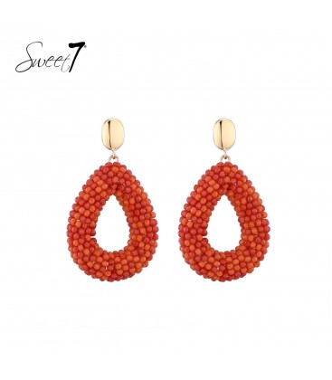 Oorbellen rood met oranje glas kralen en een goudkleurig oor knopje