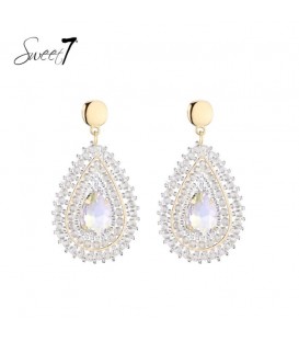 Oorbellen met kristal heldere kralen met een goudkleurig detail in het midden