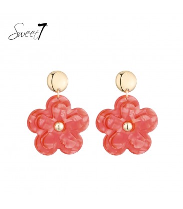 Oorbellen met een dubbele bloem en goudkleurig details