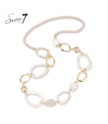 Halsketting beige met neutrale kralen en ovale vormen