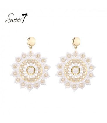 Oorbellen beige met goudkleurige stud