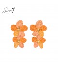 Oorbellen met oranje bloemen en goudkleurige details