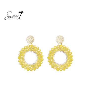 Oorbellen gele kralen ronde hanger goudkleurig oorstukje