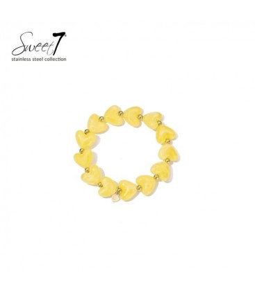 Armband met gele hartjes en goudkleurige Kralen