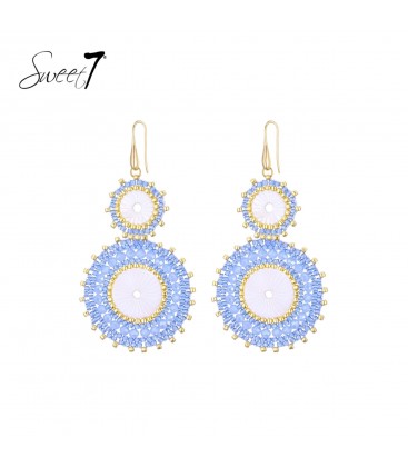 Oorbellen blauw met ronde kralen en goudkleurige details