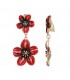 Oorclips rood met dubbele bloemvorm en goudkleurige rand